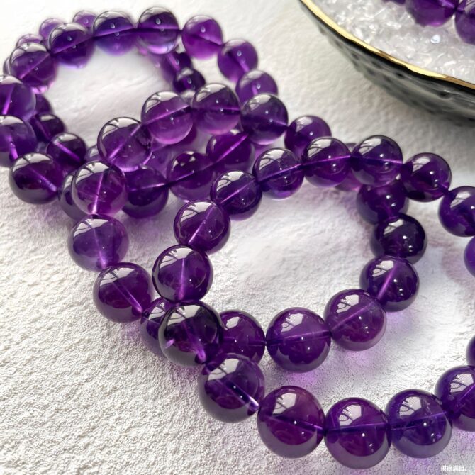 Uruguayan icy-type imperial purple crystal bracelet with super-grade transparency