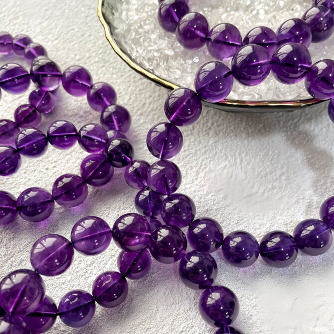 Uruguayan icy-type imperial purple crystal bracelet with super-grade transparency - Image 4